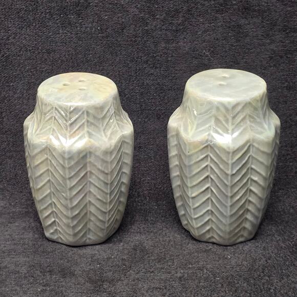 Retro Pearl Chevron Patterned Ceramic Salt & Pepper Shaker Kitchen Decor - Picture 5 of 10